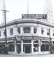 KMED's twin transmitting towers can be seen atop Medford's Sparta Building. The station began broadcasting from the corner of Riverside and Main in 1926. Photo: Southern Oregon Historical Society #7940.